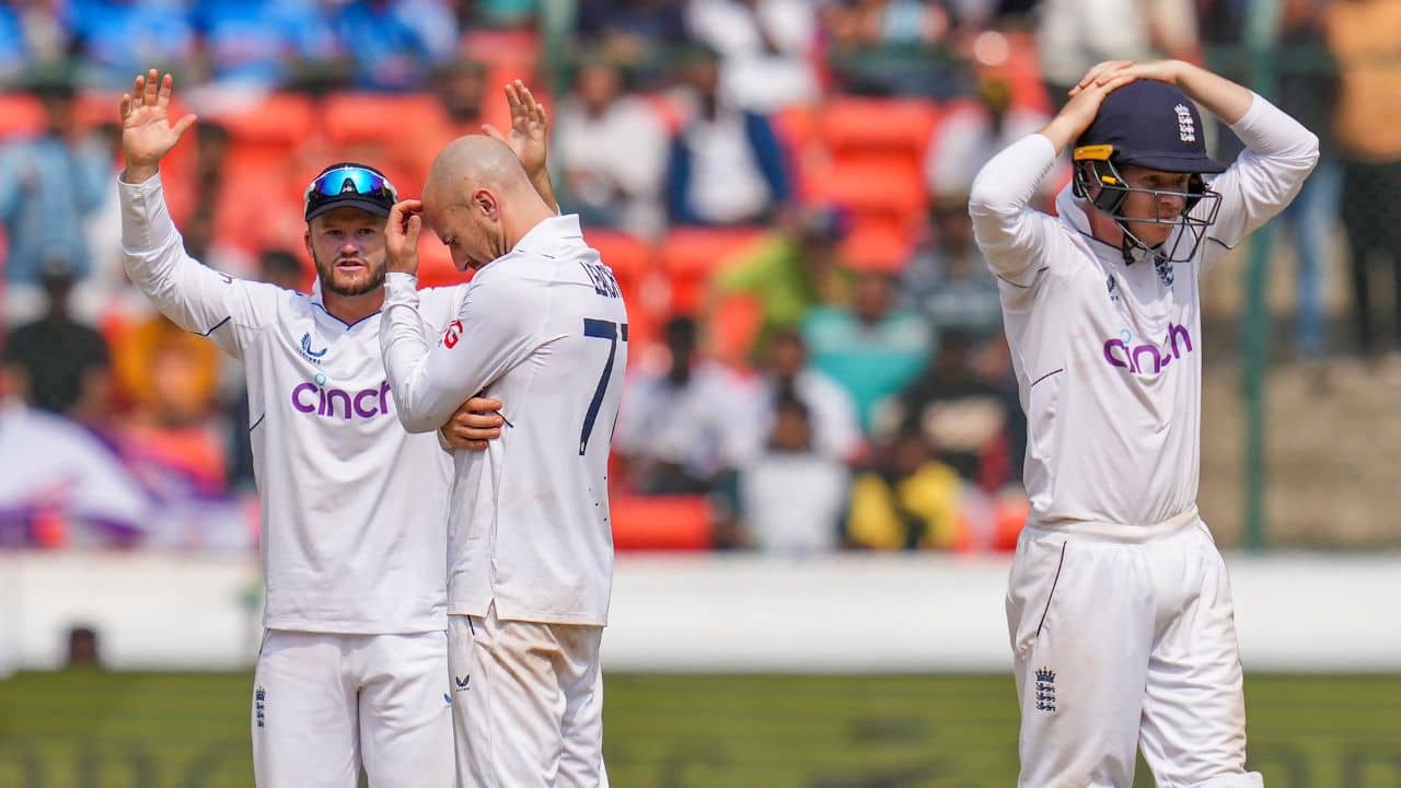 IND vs ENG: প্রধান স্পিনারের চোটে চাপ বাড়ল ইংল্যান্ডের! বোলিং করতে পারবেন?