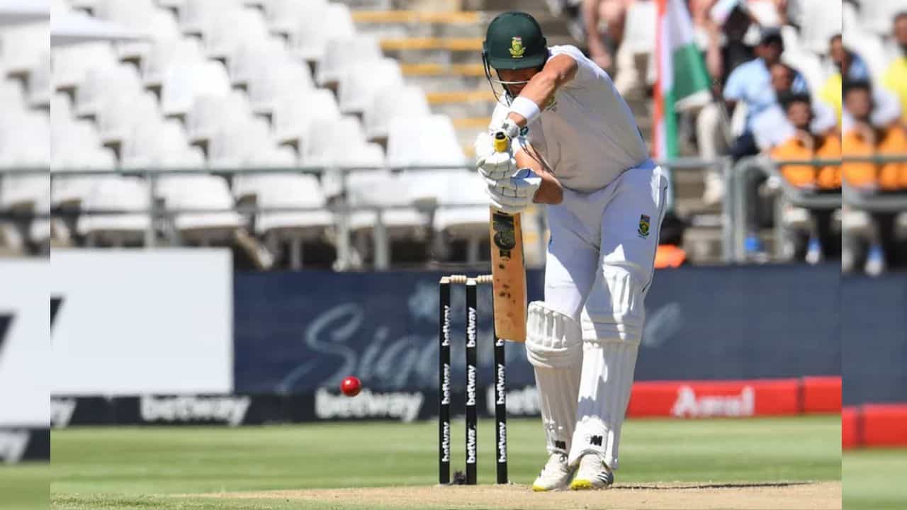 IND vs SA: 'ক্ষুদ্রতম টেস্ট', কেপটাউন পিচ নিয়ে বড় সিদ্ধান্ত আইসিসির IND vs SA: 'ক্ষুদ্রতম টেস্ট', কেপটাউন পিচ নিয়ে বড় সিদ্ধান্ত আইসিসির