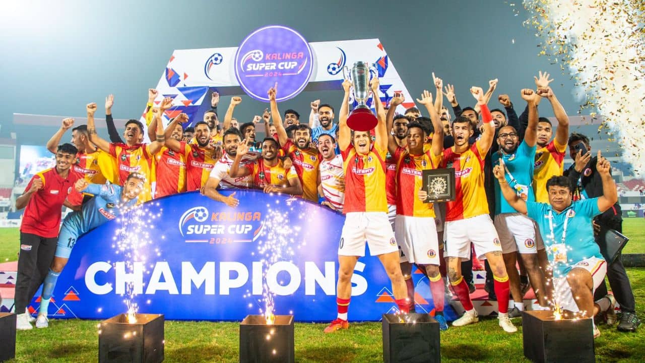 East Bengal: সেলিব্রেশনে মেতে ইস্টবেঙ্গল, ট্রফি নিয়ে কখন আসছে দল?