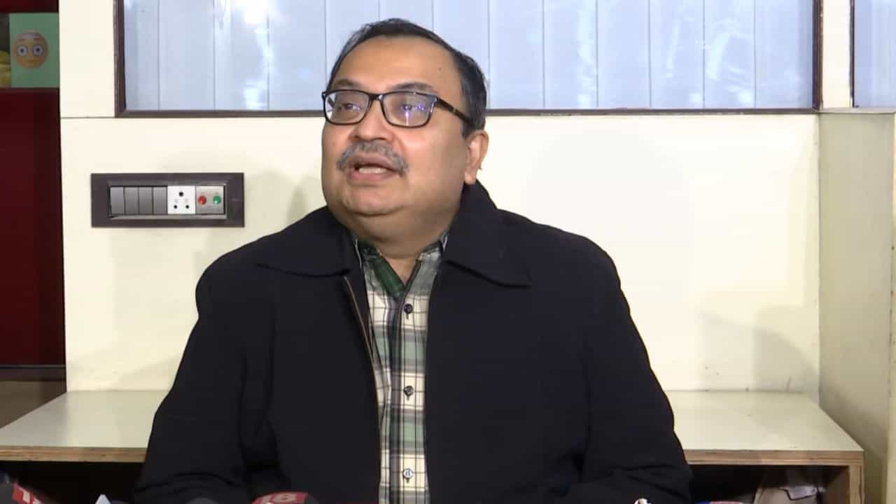 Kunal Ghosh: সুর নরম কুণালের? বললেন, 'দলে নবীন-প্রবীণ দুই থাকবে' Kunal Ghosh: সুর নরম কুণালের? বললেন, 'দলে নবীন-প্রবীণ দুই থাকবে'