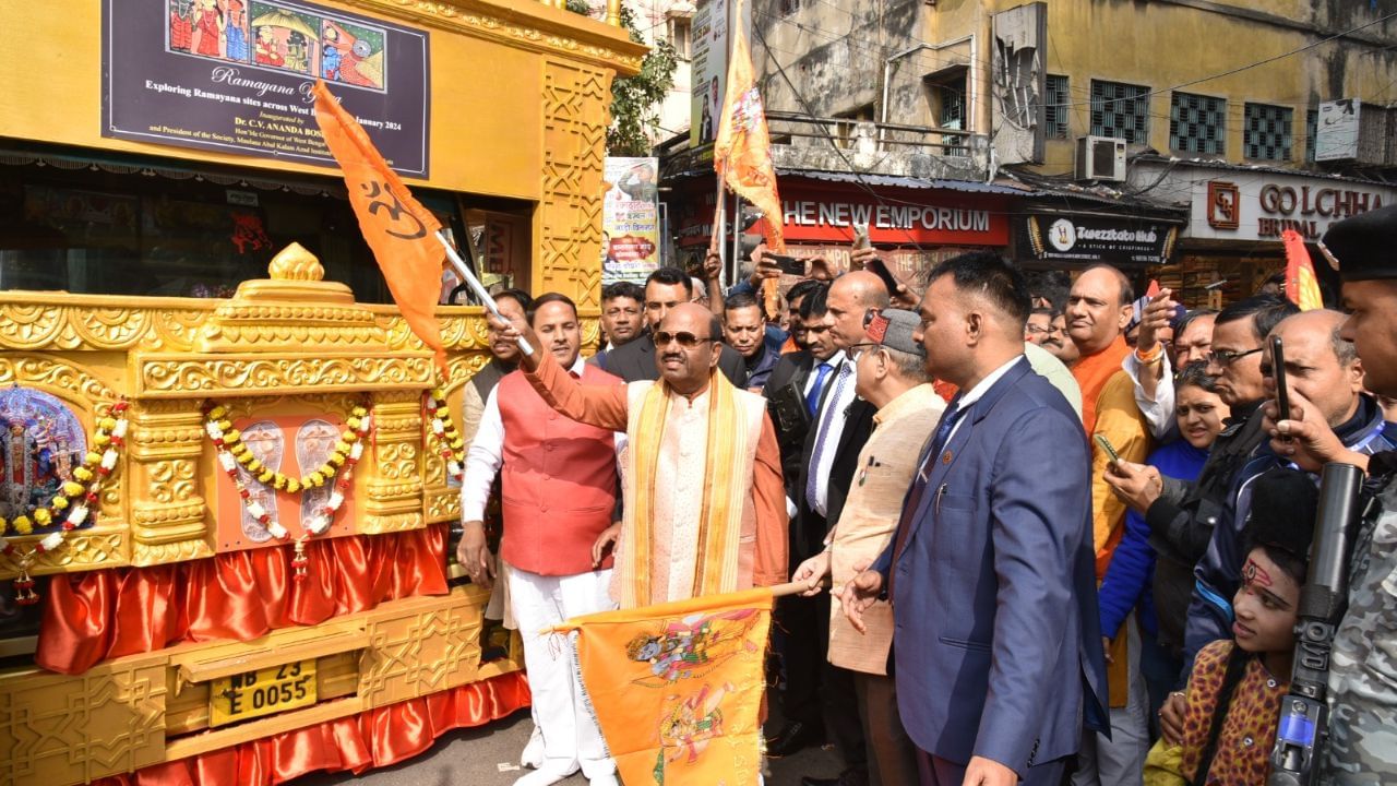 Ram Mandir: রাম মন্দিরে রুপোর পাদুকা দিলেন বোস, ফ্ল্যাগ অফ করলেন রাম রথের, ঘুরবে গোটা বাংলায়