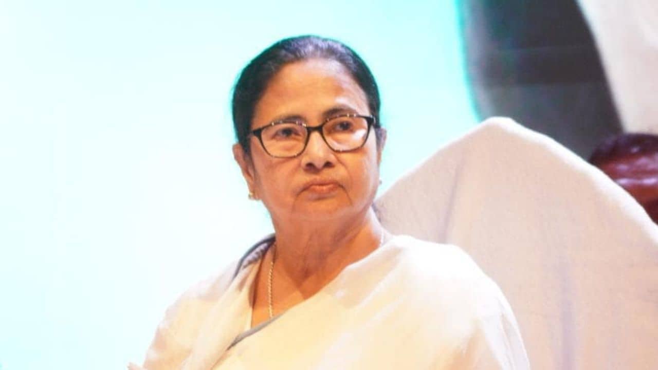 Meeting at Kalighat: অধীরের জেলায় কোন স্ট্র্যাটেজি মমতার, আজ কালীঘাটে মুর্শিদাবাদ নিয়ে বৈঠক