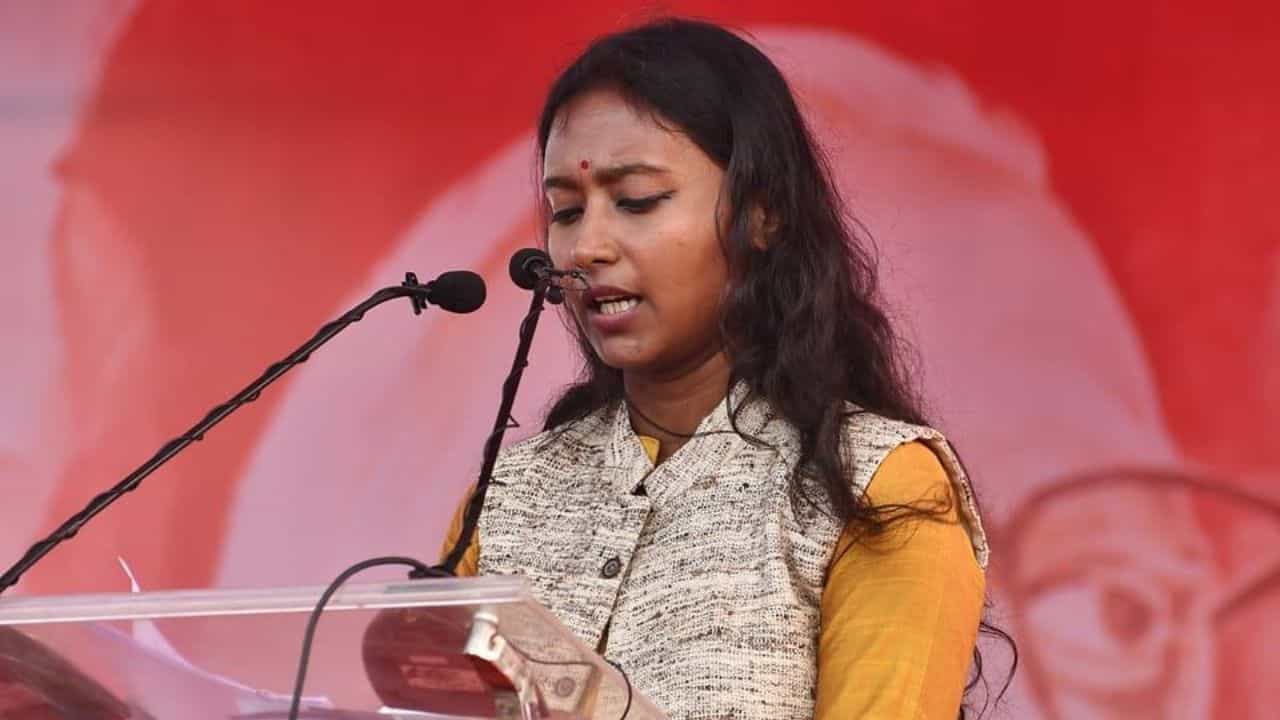 Madhyamik Exam Timing: 'নীতি নির্ধারণকারীদের পরিবারের ছেলেমেয়েরা...', মাধ্যমিকের সময় বদল নিয়ে ধুয়ে দিলেন দীপ্সিতা Madhyamik Exam Timing: 'নীতি নির্ধারণকারীদের পরিবারের ছেলেমেয়েরা...', মাধ্যমিকের সময় বদল নিয়ে ধুয়ে দিলেন দীপ্সিতা