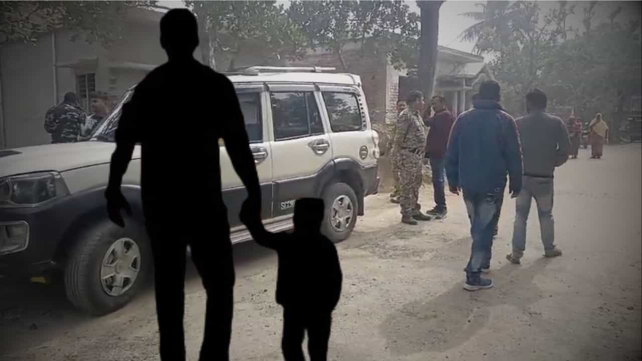 Kidnapping Attempt: ছদ্মবেশী 'ছেলেধরা'! বাচ্চা অপহরণের নতুন ছক মুর্শিদাবাদে, সাবধান হোন আপনিও Kidnapping Attempt: ছদ্মবেশী 'ছেলেধরা'! বাচ্চা অপহরণের নতুন ছক মুর্শিদাবাদে, সাবধান হোন আপনিও