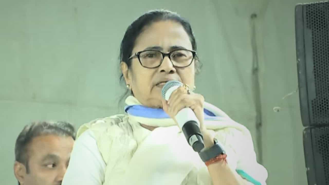 Mamata Banerjee: বহুদিন পর বালুরঘাটে সভা করতে পারেন মমতা, মুখিয়ে দল, এলাকাবাসীও Mamata Banerjee: বহুদিন পর বালুরঘাটে সভা করতে পারেন মমতা, মুখিয়ে দল, এলাকাবাসীও