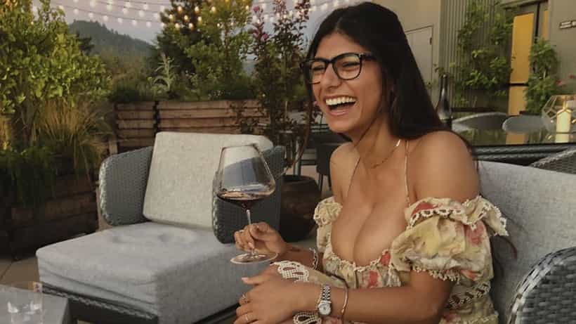 Mia Khalifa: প্রকাশ্য রাস্তায় বেইজ্জত মিয়া খলিফা, ধেয়ে এলেন এক ইজরায়েলি