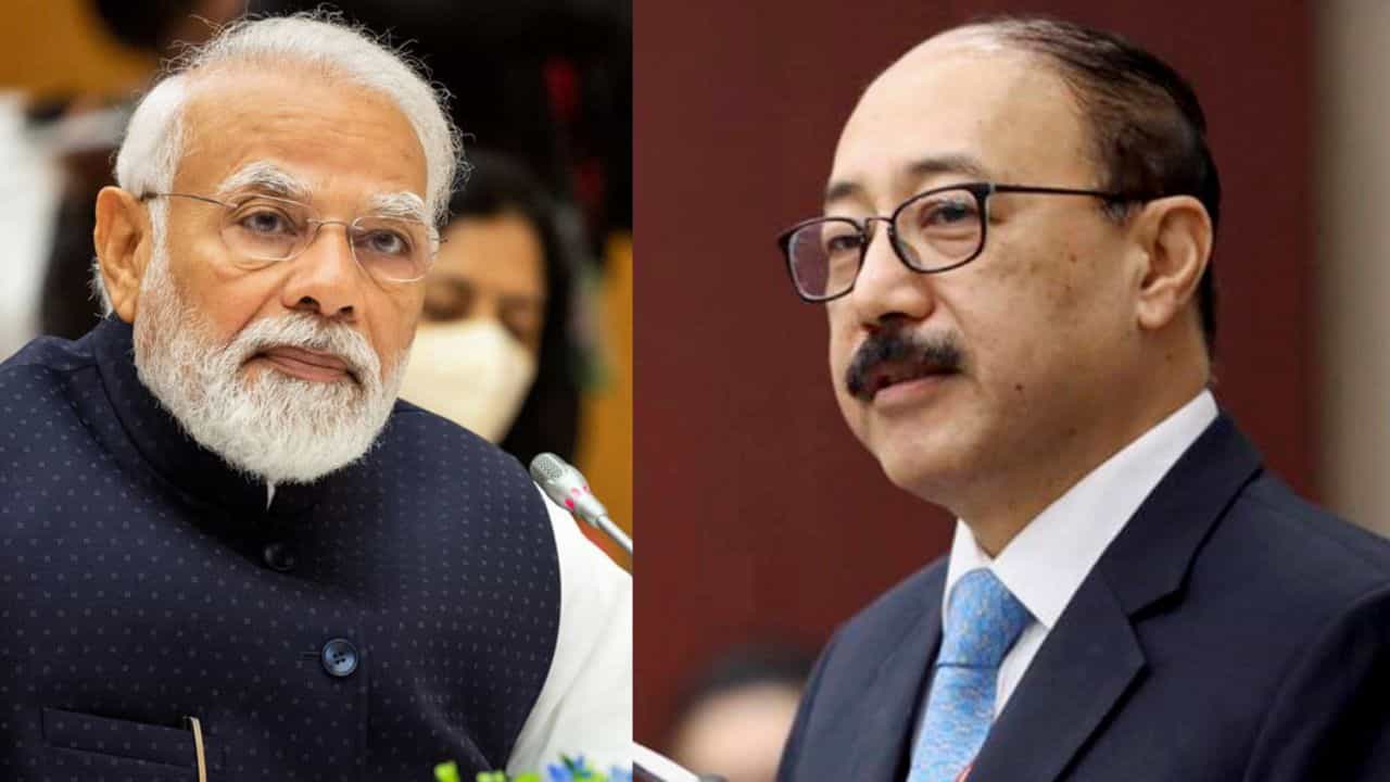 Harsh Vardhan Shrigla: পাহাড় দখলে মোদীর 'তুরুপের তাস' প্রাক্তন বিদেশ সচিব? দার্জিলিংয়ে শ্রিংলার পোস্টার ঘিরে জল্পনা Harsh Vardhan Shrigla: পাহাড় দখলে মোদীর 'তুরুপের তাস' প্রাক্তন বিদেশ সচিব? দার্জিলিংয়ে শ্রিংলার পোস্টার ঘিরে জল্পনা