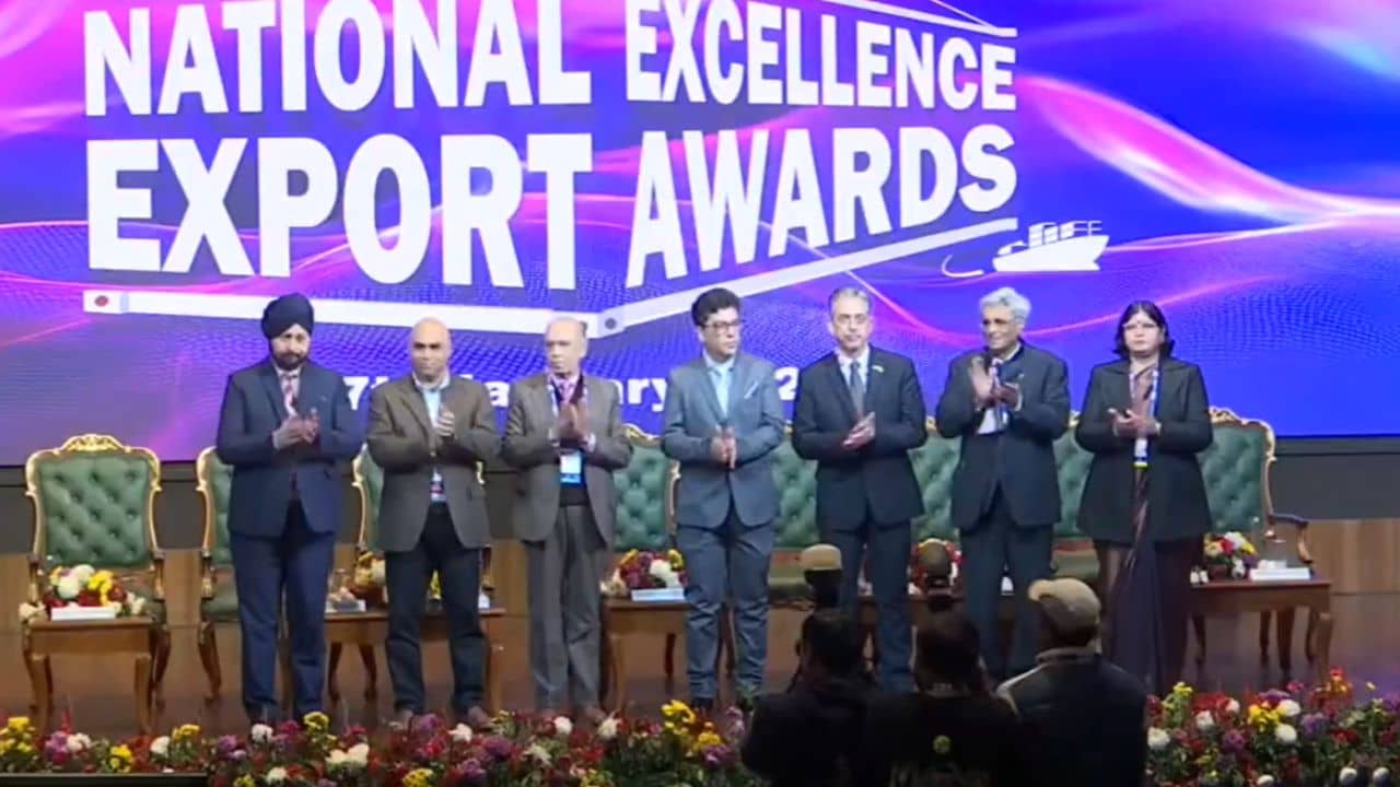 National Export Excellence Awards: রাজধানীর বুকে ন্যাশনাল এক্সপোর্ট এক্সেলেন্স অ্যাওয়ার্ড, সম্মানিত হলেন বিশিষ্টরা