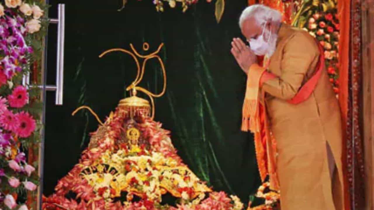 Modiji Singer PM Narendra Modi: এই গান শুনে চোখে জল এল প্রধানমন্ত্রী মোদীর, শুনেছেন ...