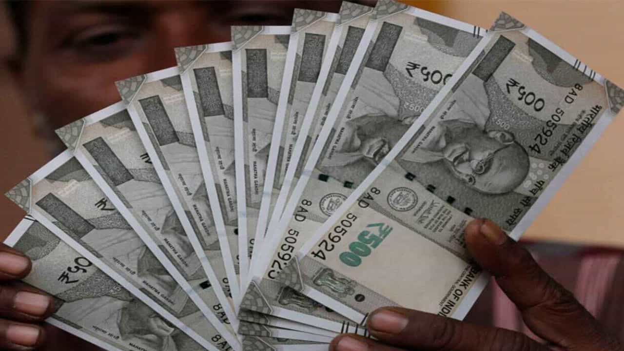 RBI Rules: অ্যাকাউন্টে ন্যূনতম ব্যালেন্স নেই? আর জরিমানা করতে পারবে না ব্যাঙ্ক, RBI-র নির্দেশ RBI Rules: অ্যাকাউন্টে ন্যূনতম ব্যালেন্স নেই? আর জরিমানা করতে পারবে না ব্যাঙ্ক, RBI-র নির্দেশ
