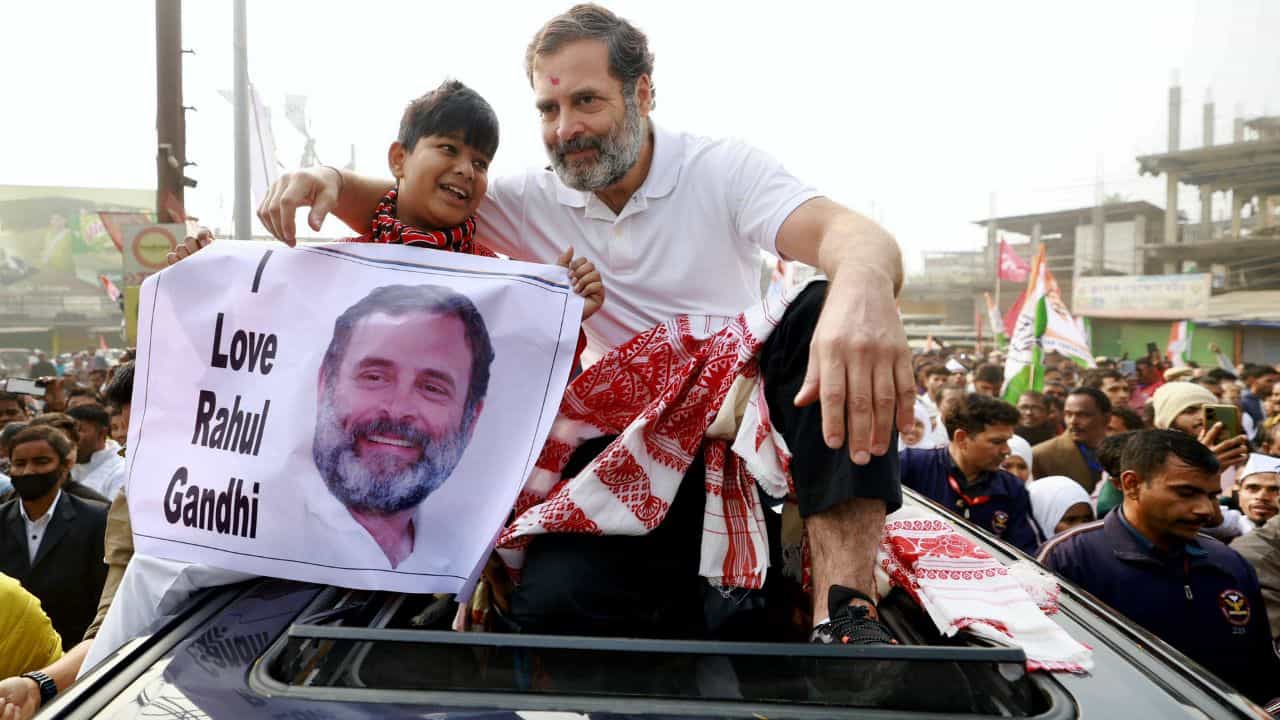 Rahul Gandhi: ভারত জোড়ো যাত্রায় ঘুরে বেড়াচ্ছেন 'নকল' রাহুল? মুখ্যমন্ত্রীর প্রশ্নে জোর জল্পনা Rahul Gandhi: ভারত জোড়ো যাত্রায় ঘুরে বেড়াচ্ছেন 'নকল' রাহুল? মুখ্যমন্ত্রীর প্রশ্নে জোর জল্পনা