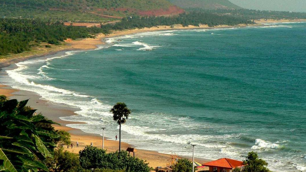 Visakhapatnam Sea: হঠাৎ পিছিয়ে যাচ্ছে বিশাখাপত্তনমের সমুদ্র, কোন বিপদের পূর্বাভাস এটা?