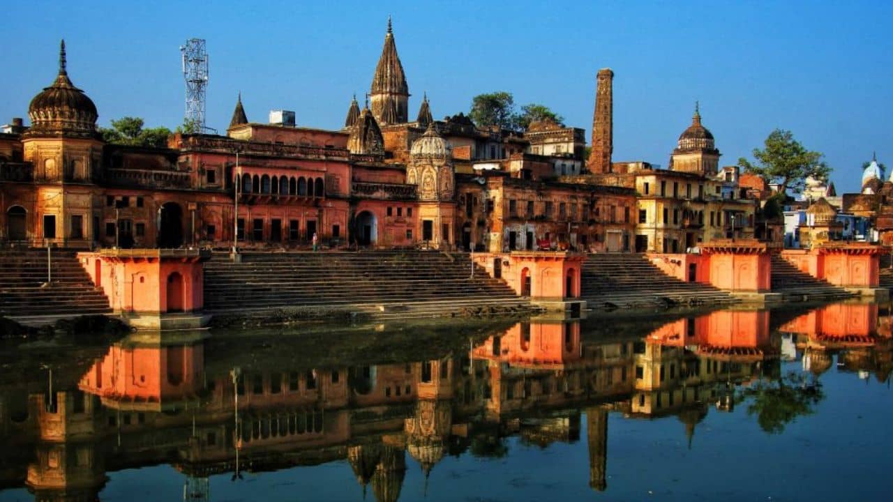 Ayodhya Ram Mandir: অযোধ্যায় এক চিলতে জমি থাকলে আপনি হতে পারেন কোটিপতি, কেন জানুন?