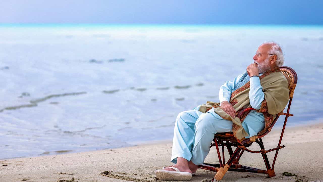 Lakshadweep Row: প্রধানমন্ত্রী মোদীকে অপমান, মলদ্বীপের রাষ্ট্রদূতকে সমন বিদেশ মন্ত্রকের Lakshadweep Row: প্রধানমন্ত্রী মোদীকে অপমান, মলদ্বীপের রাষ্ট্রদূতকে সমন বিদেশ মন্ত্রকের