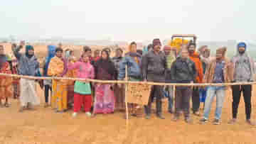 Agitation: তারকেশ্বর-বিষ্ণুপুর রেলপথে নয়া বাধা, কালভার্টের দাবিতে বিক্ষোভ