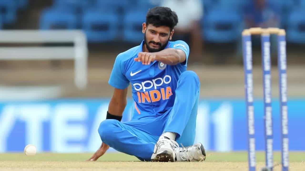 Ranji Trophy: জাতীয় দলে ব্রাত্য, বিধ্বংসী স্পেলে তিন দিনেই ম্যাচ জেতালেন! Ranji Trophy: জাতীয় দলে ব্রাত্য, বিধ্বংসী স্পেলে তিন দিনেই ম্যাচ জেতালেন!