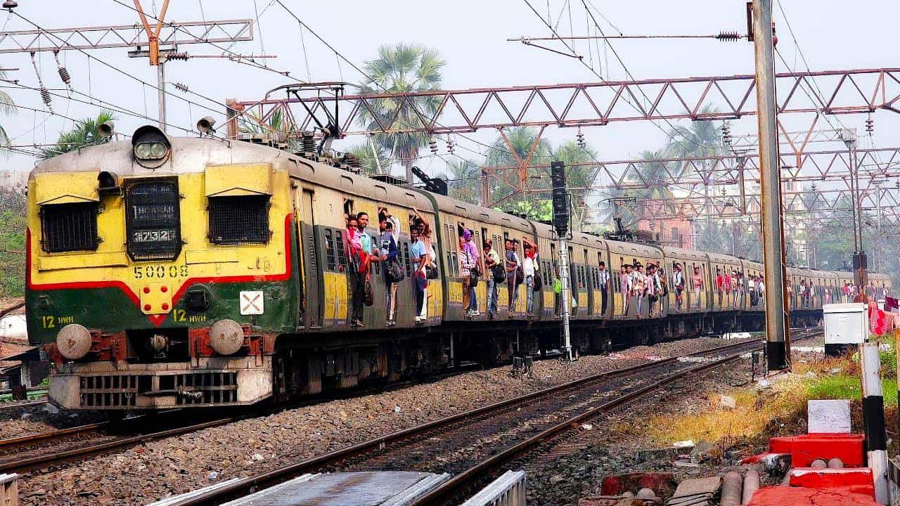 Local Train: ফের যাত্রী দুর্ভোগের আশঙ্কা হাওড়ায়, সপ্তাহান্তে বাতিল একগুচ্ছ লোকাল