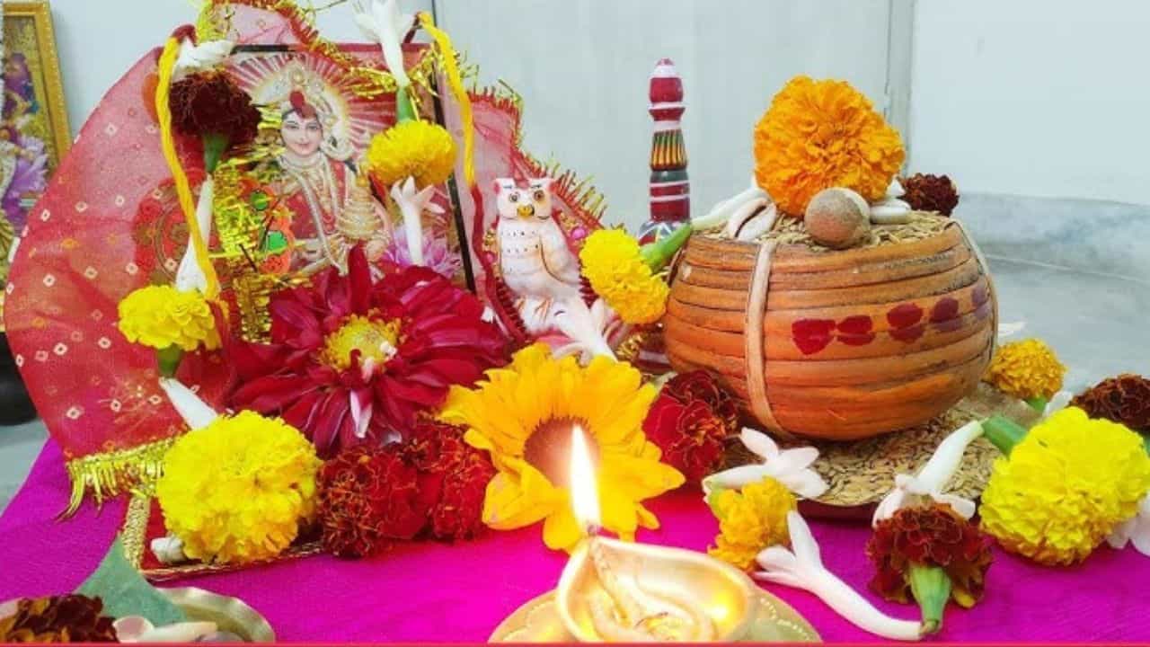 Makar Sankranti 2024: মকর সংক্রান্তির দিন ঘরে আনুন এই জিনিস, লক্ষ্মীর কৃপা থাকবে সারা বছর Makar Sankranti 2024: মকর সংক্রান্তির দিন ঘরে আনুন এই জিনিস, লক্ষ্মীর কৃপা থাকবে সারা বছর