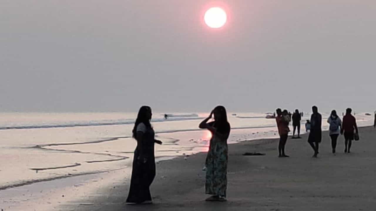 Mandarmani: পুরুষাঙ্গের মাপ অনুযায়ী বাড়ে ‘প্লে বয়দের’ দাম, বড়লোকের বউদের ‘খেলা’ চলছে মন্দারমনিতে! Mandarmani: পুরুষাঙ্গের মাপ অনুযায়ী বাড়ে ‘প্লে বয়দের’ দাম, বড়লোকের বউদের ‘খেলা’ চলছে মন্দারমনিতে!