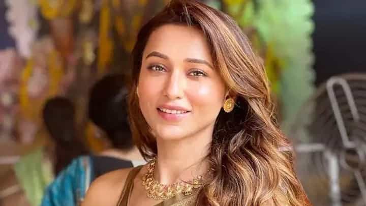 Mimi Chakraborty: 'দয়া করে থেকে যাও...', কাকে বললেন মিমি? Mimi Chakraborty: 'দয়া করে থেকে যাও...', কাকে বললেন মিমি?