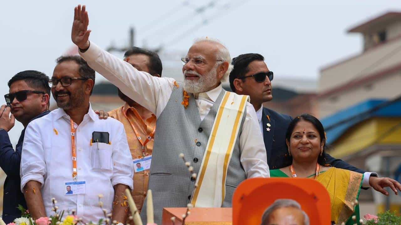 Modi in Kerala: কেরলে মোদীর জনসভায় ২ লক্ষ মহিলার সমাগম, রোড শো-তেও উপচে পড়া ভিড় Modi in Kerala: কেরলে মোদীর জনসভায় ২ লক্ষ মহিলার সমাগম, রোড শো-তেও উপচে পড়া ভিড়