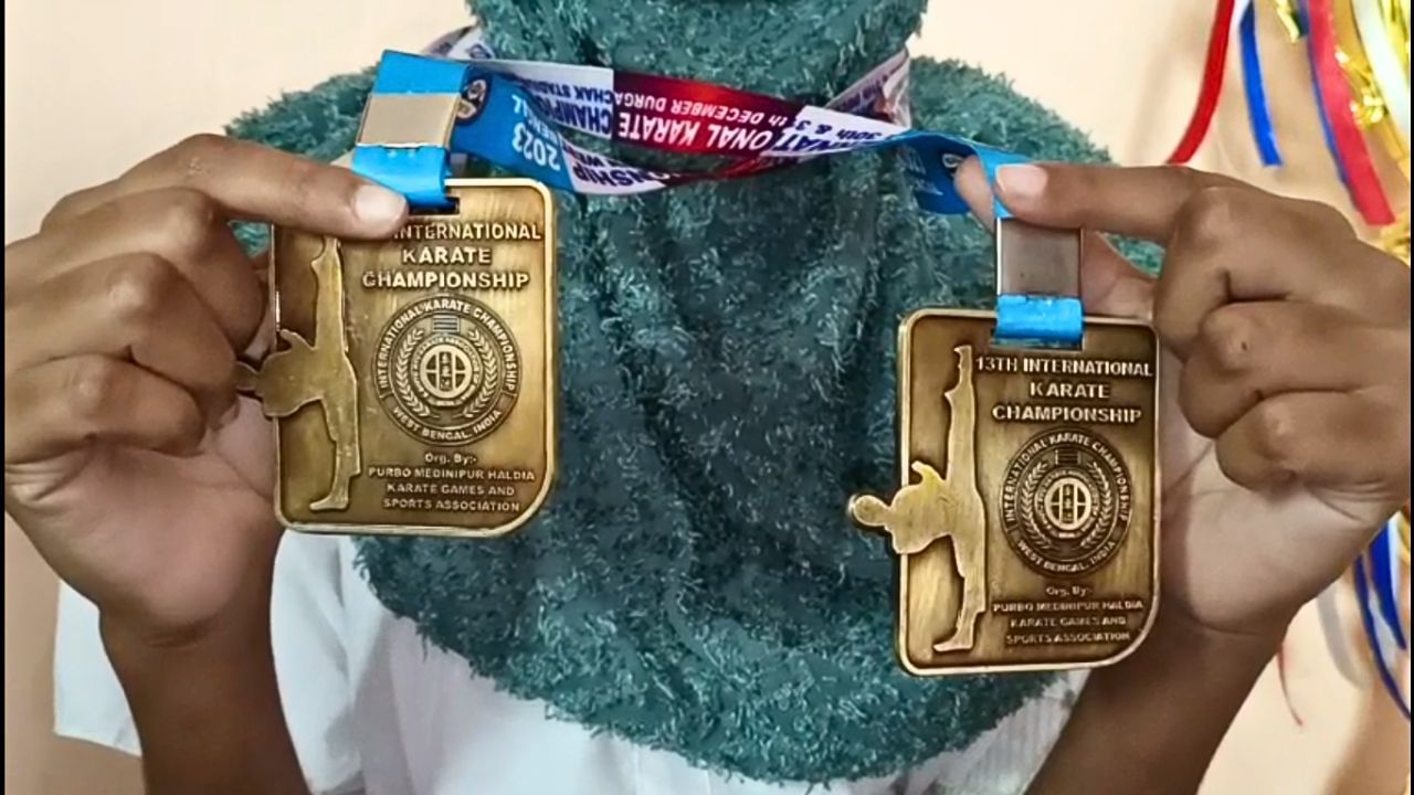 Murshidabad Fahmida Nasrin won two gold medal in International karate Championship