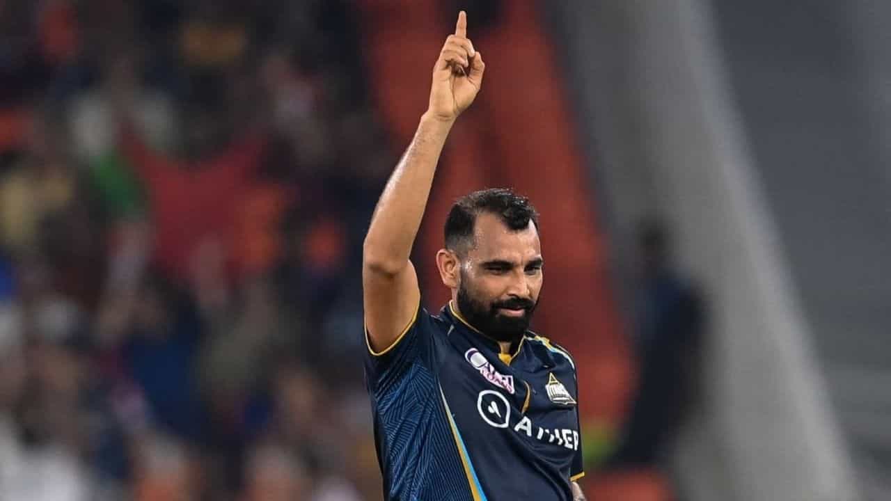 Mohammed Shami-Hardik Pandya: কে চলে গেল, তাতে কিছু যায় আসে না... কাকে বিঁধলেন সামি? Mohammed Shami-Hardik Pandya: কে চলে গেল, তাতে কিছু যায় আসে না... কাকে বিঁধলেন সামি?