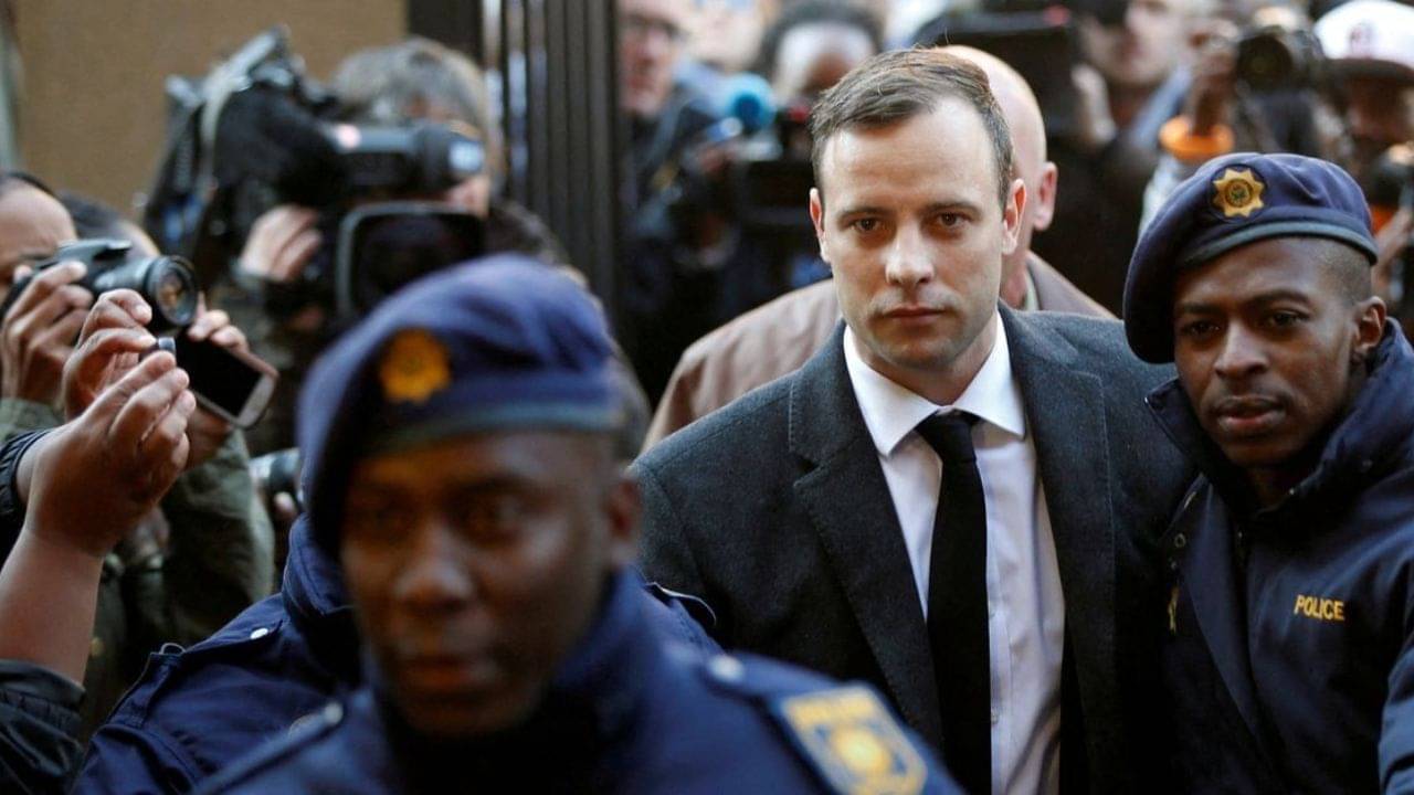 অবশেষে খুলল মুক্তির দরজা, প্যারোলে ছাড়া পেলেন বান্ধবীকে খুন করা ব্লেড রানার