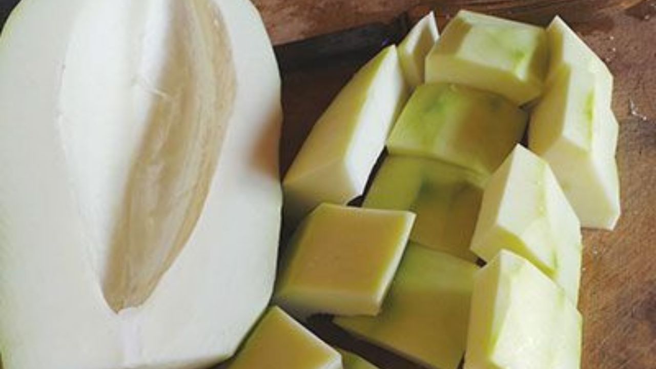 পেঁপেতে প্রচুর পরিমাণে ভিটামিন সি রয়েছে। যা রোগ প্রতিরোধ ক্ষমতা বাড়াতে সাহায্য করে। আর শীতকালে এমনিতেই মানুষের রোগ প্রতিরোধ ক্ষমতা কমে যায়। (ছবি:Pinterest)