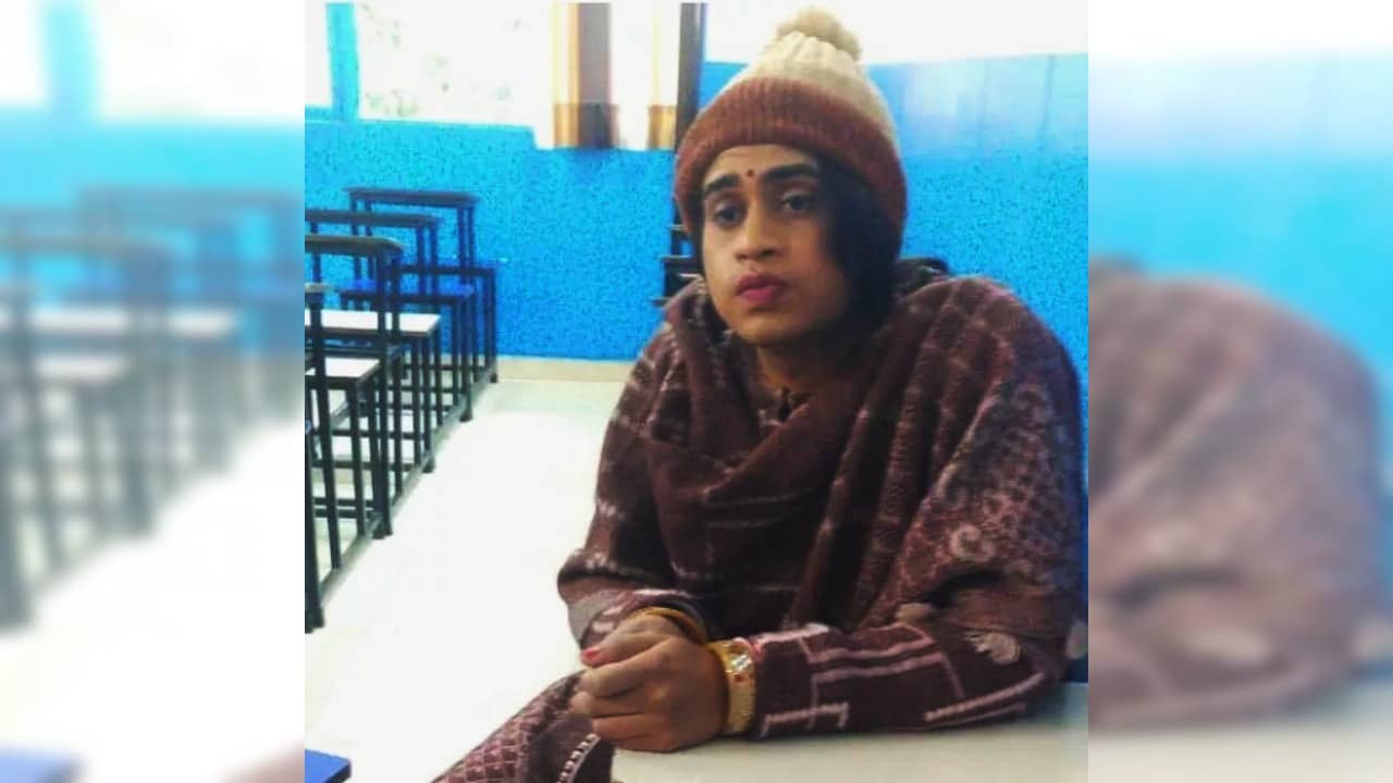 Punjab: চুড়ি-টিপ-লিপস্টিকে সেজে পরীক্ষায় বসলেন যুবক, সবটাই প্রেমিকার জন্য, কিন্তু...