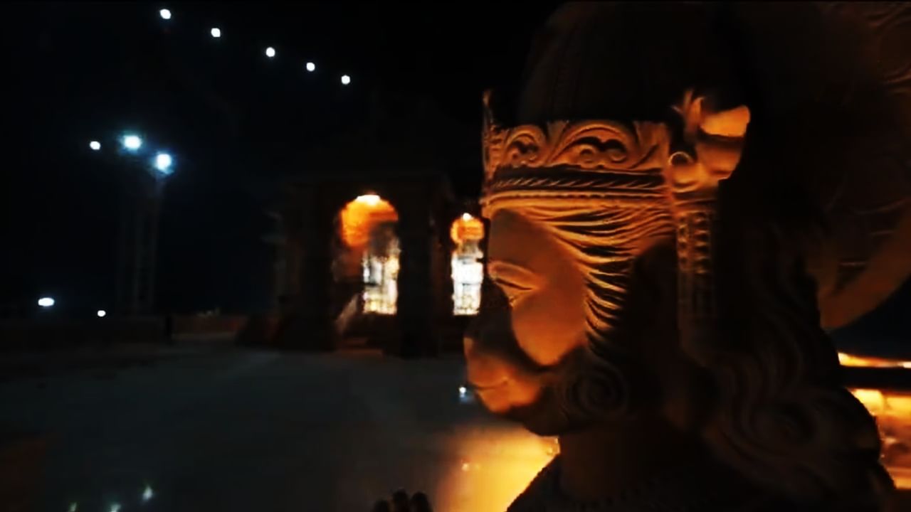 রাম মন্দির হবে, আর সেখানে হনুমানের মূর্তি থাকবে না, তা কি হয়? ছবিতে আলো-আঁধারিতে দেখা যাচ্ছে সবথেকে বড় রাম-ভক্তকে