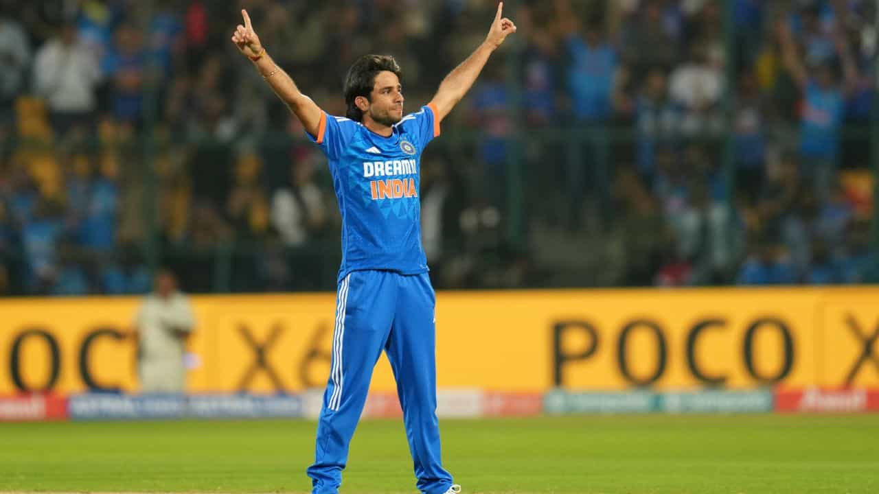 Ravi Bishnoi: আমার হার্টবিট বেড়ে গিয়েছিল... আফগানদের হারিয়ে বলছেন বিষ্ণোই Ravi Bishnoi: আমার হার্টবিট বেড়ে গিয়েছিল... আফগানদের হারিয়ে বলছেন বিষ্ণোই