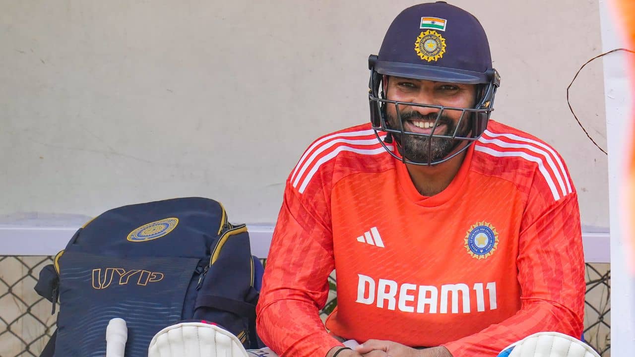 Rohit Sharma: দাঁত-মুখ খিঁচিয়ে এ কী করলেন রোহিত! ভিডিয়ো দেখে নেটিজ়েনদের চক্ষু চড়কগাছ