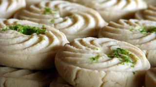 Malpua Recipe: লাগবে না দুধ-ময়দা, আটা দিয়েই বানিয়ে ফেলুন নরম তুলতুলে মালপোয়া