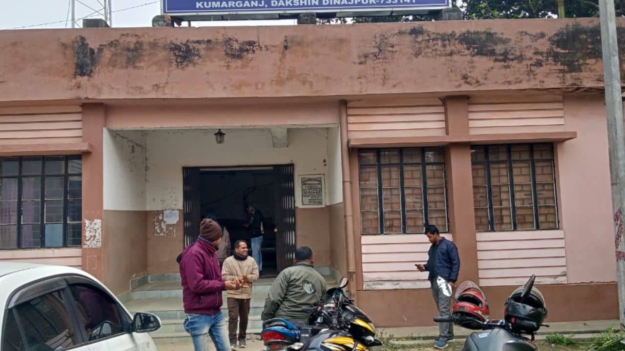 Balurghat: সরকারি রেজিস্ট্রার অফিসে চুরি, খোয়া গেল কোন নথি?