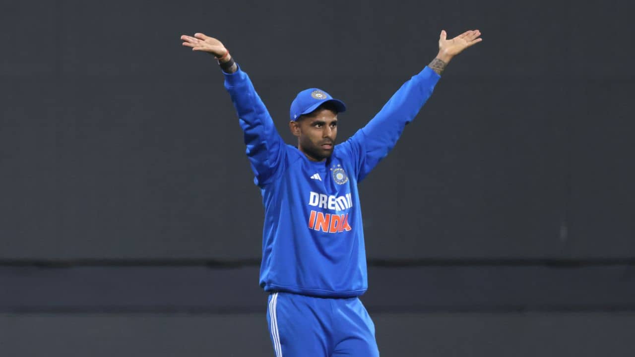 Suryakumar Yadav: স্পোর্টস হার্নিয়ায় আক্রান্ত সূর্যকুমার যাদব, কবে ফিরবেন ২২ গজে?