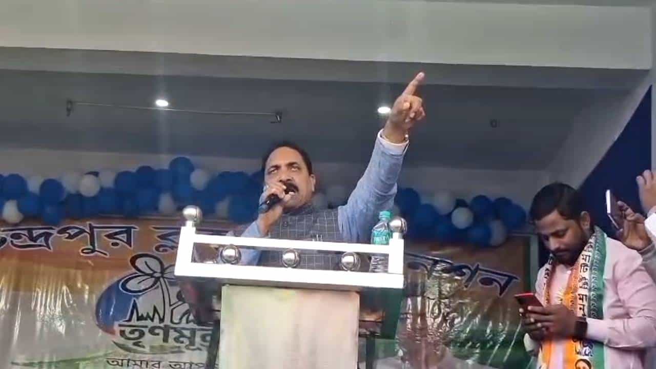 CPIM-Congress কর্মীদের গ্রাম ছাড়া করার নিদান বিধায়কের, বিতর্কের ঝড় মালদহে CPIM-Congress কর্মীদের গ্রাম ছাড়া করার নিদান বিধায়কের, বিতর্কের ঝড় মালদহে