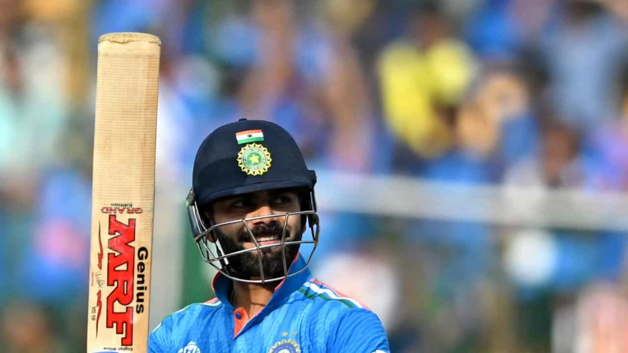 Virat Kohli: মাঠে না থেকেও কিং কোহলির নতুন রেকর্ড! Virat Kohli: মাঠে না থেকেও কিং কোহলির নতুন রেকর্ড!