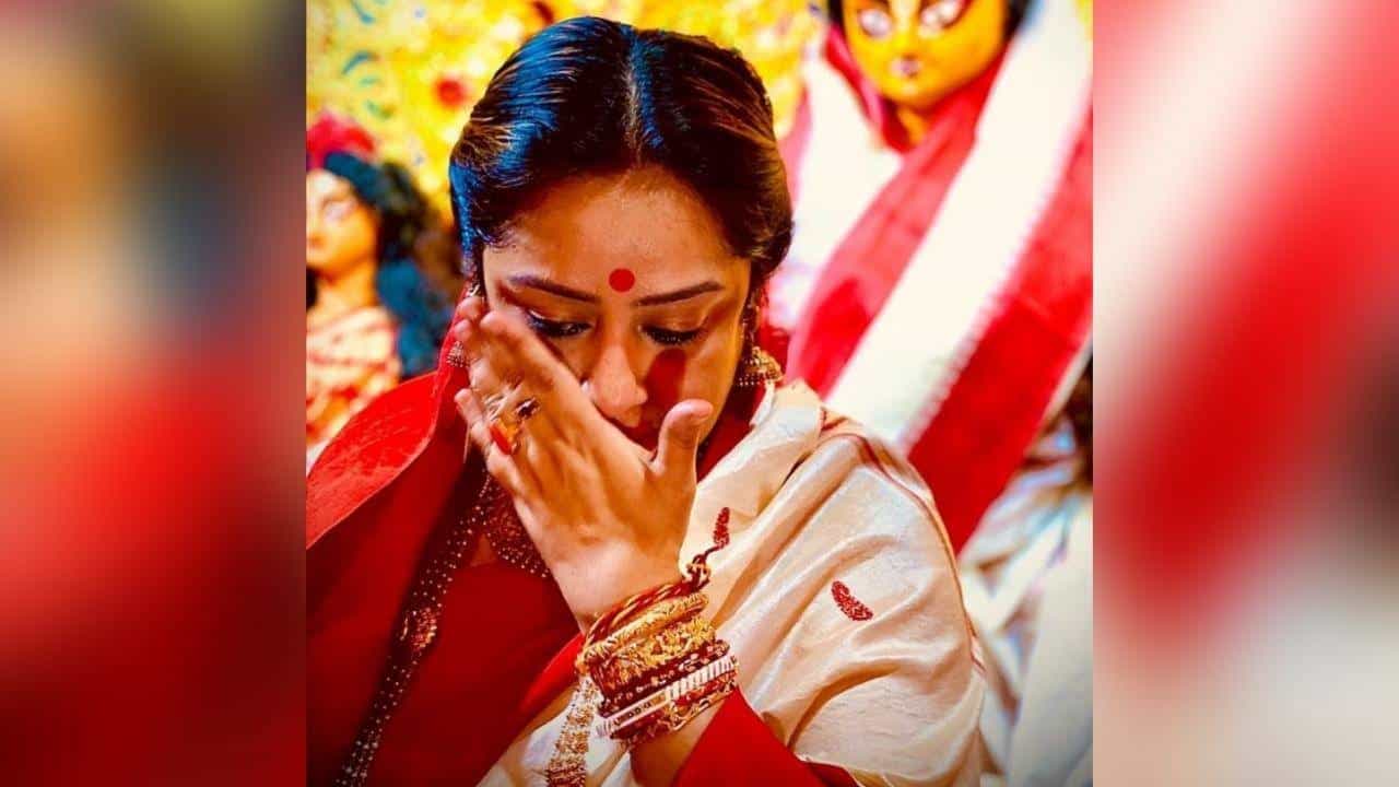 বছরের শুরুতেই সুদীপার পরিবারে শোকের ছায়া, কান্নায় ভেঙে পড়লেন অভিনেত্রী বছরের শুরুতেই সুদীপার পরিবারে শোকের ছায়া, কান্নায় ভেঙে পড়লেন অভিনেত্রী