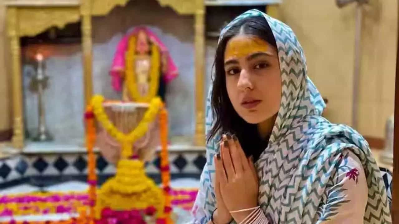 'ভারতের অধিকাংশ মুসলিম সেলেব কেন এটা করেন?', তোপের মুখে সারা 'ভারতের অধিকাংশ মুসলিম সেলেব কেন এটা করেন?', তোপের মুখে সারা