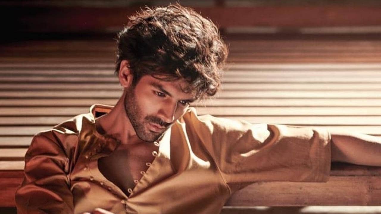২৩ ঘণ্টা চোখে নেই ঘুম, কী এমন হল কার্তিকের?