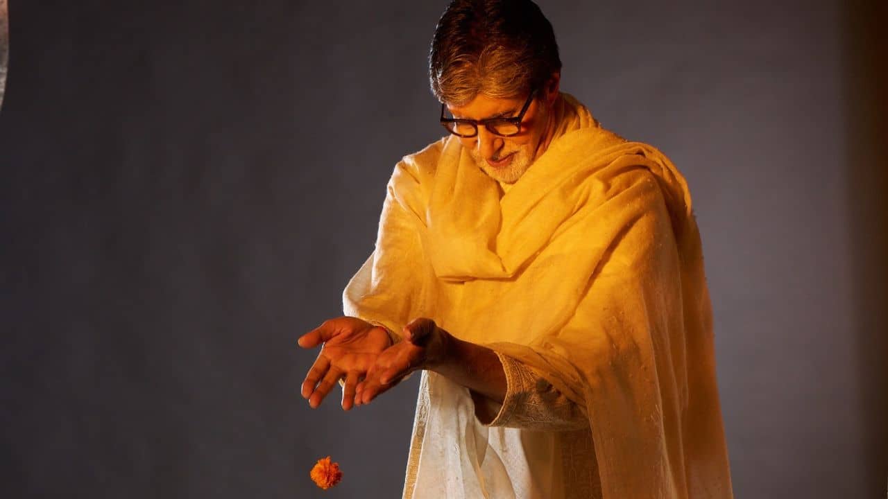 অভিষেক-ঐশ্বর্যর বিচ্ছেদের জল্পনার মাঝেই অযোধ্যায় জমি কিনলেন অমিতাভ; সংসারিক কোন্দল থেকে পালাতে চাইছেন বিগবি?