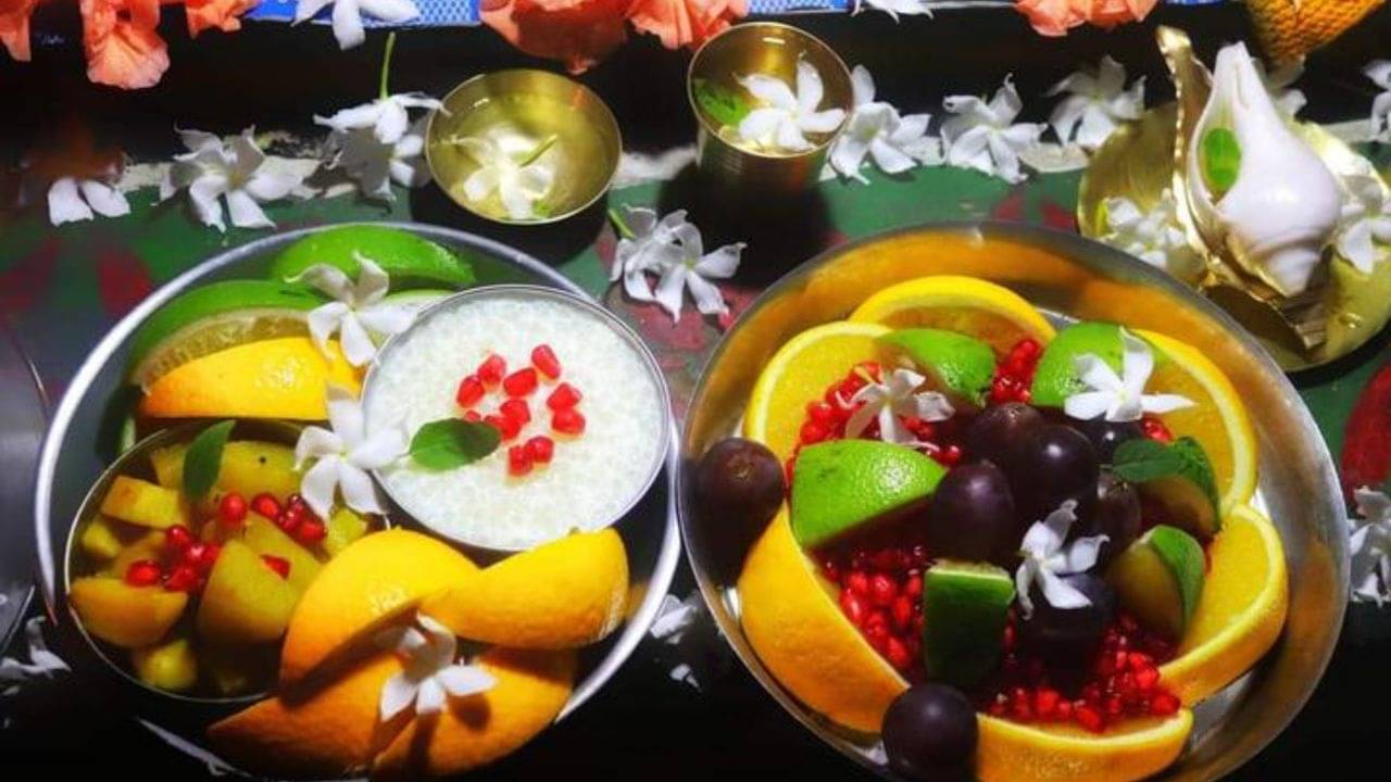 Puja Tips: পুজোর ঠিক কতক্ষণ পর ঠাকুরের প্রসাদ খাওয়া উচিত? জানুন শাস্ত্রনীতি