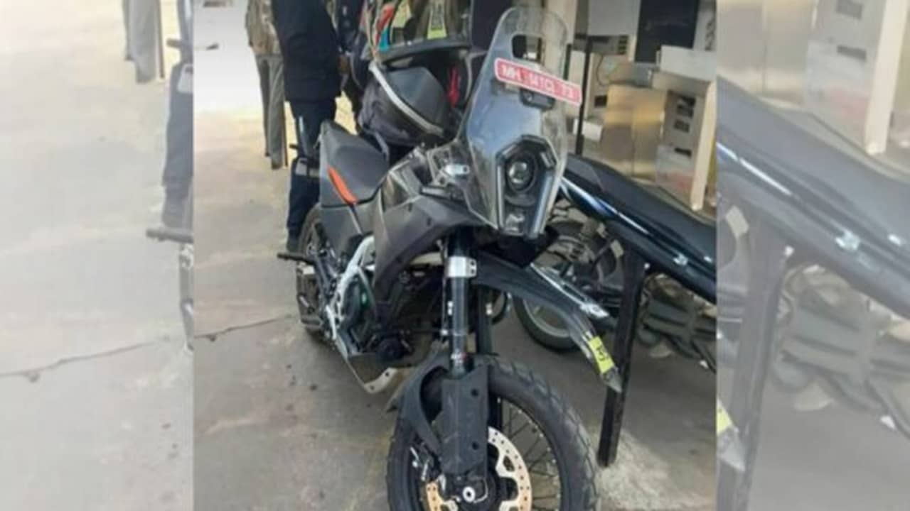 দেশের রাস্তায় চলছে KTM 390 Adventure, বাইকের লুক দেখে চমকে যাবেন