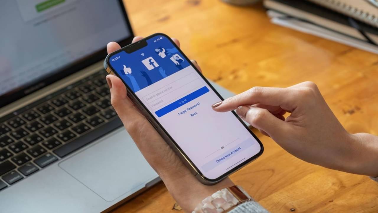 ফেসবুক পাসওয়ার্ড মনে করতে নাজেহাল? রিসেট করার উপায় দেখুন