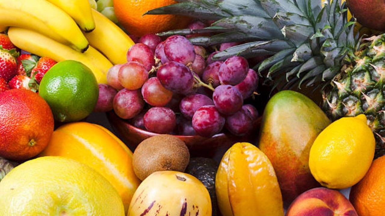 Cough and cold: শরীর সুস্থ রাখতে ফলের তুলনা নেই, তবে বুকে কফ জমলে এই ফলগুলো ভুলেও নয়