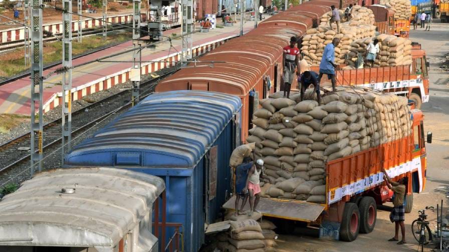 Indian Railway তেইশ সালে মুনাফার 'ঝড়' তুলেছিল রেল, মাল বয়ে কত টাকা