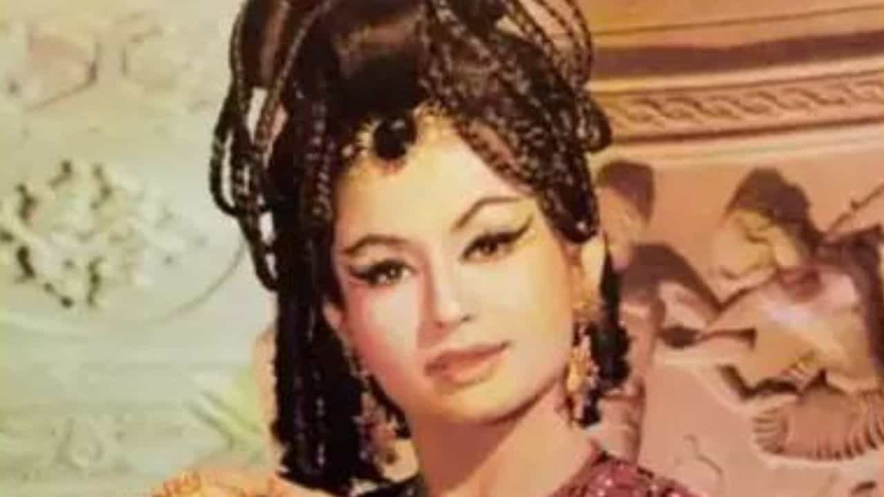 প্রেমিকের স্ত্রীকে দেখে গাড়িতে লুকোতেন হেলেন, সতীন সালমার সঙ্গে সত্যি কেমন সম্পর্ক হেলেনের? প্রেমিকের স্ত্রীকে দেখে গাড়িতে লুকোতেন হেলেন, সতীন সালমার সঙ্গে সত্যি কেমন সম্পর্ক হেলেনের?