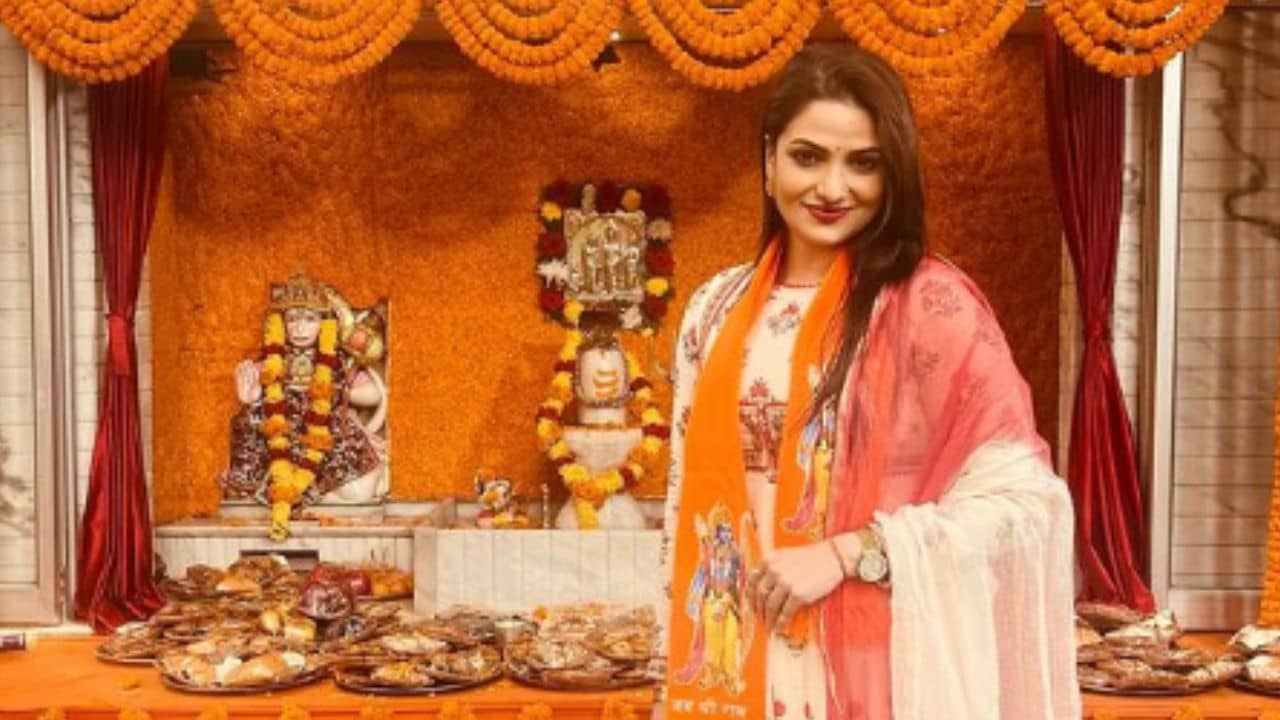 ভোটে হেরে বিজেপি ছাড়েন, প্রাণপ্রতিষ্ঠার দিন তনুশ্রীর কণ্ঠে জয় শ্রী রাম