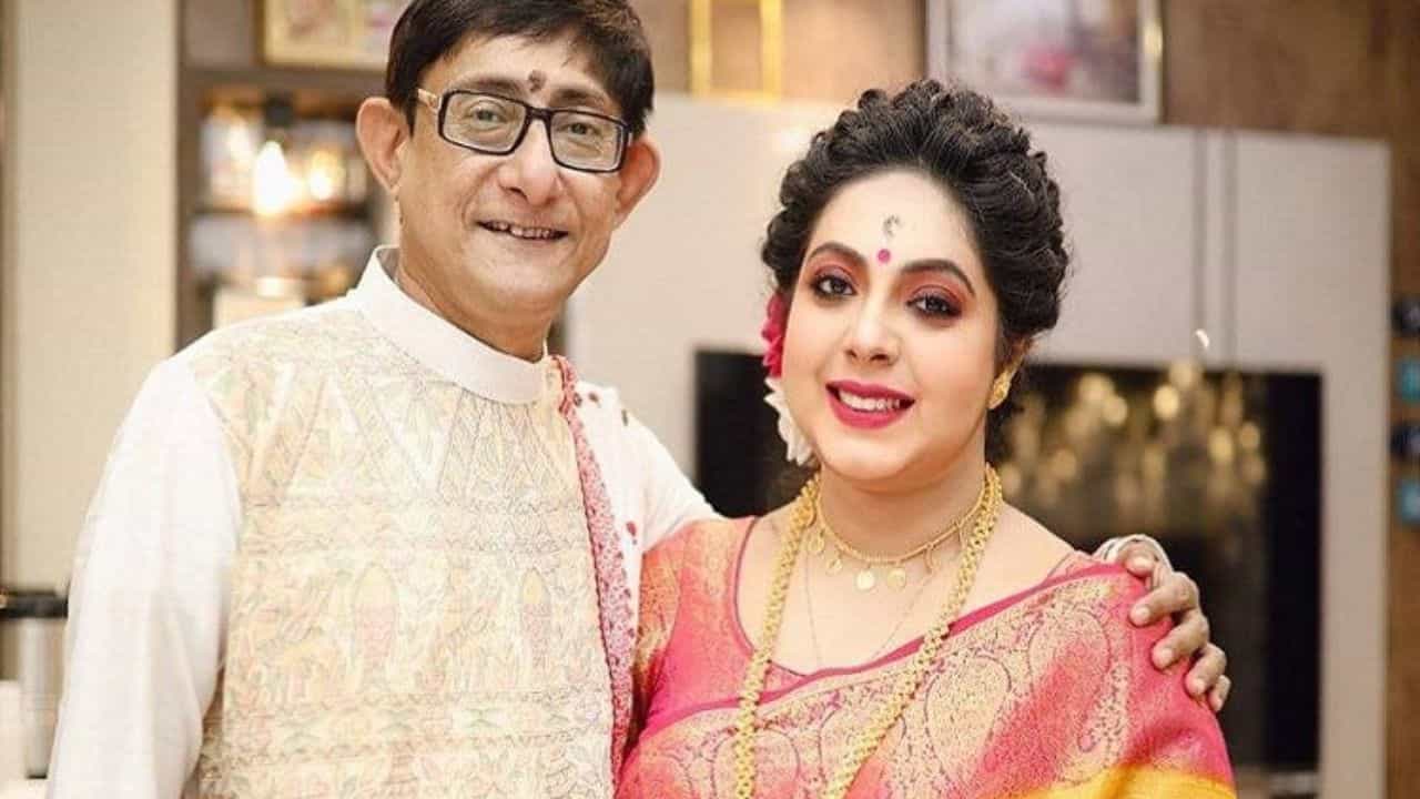 ডিভোর্স হতেই ফের বিয়ে কাঞ্চনের, পাত্রী শ্রীময়ীই! তারিখ জানেন? ডিভোর্স হতেই ফের বিয়ে কাঞ্চনের, পাত্রী শ্রীময়ীই! তারিখ জানেন?